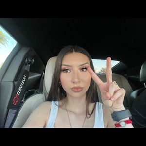 Meet your Posher, Rosly